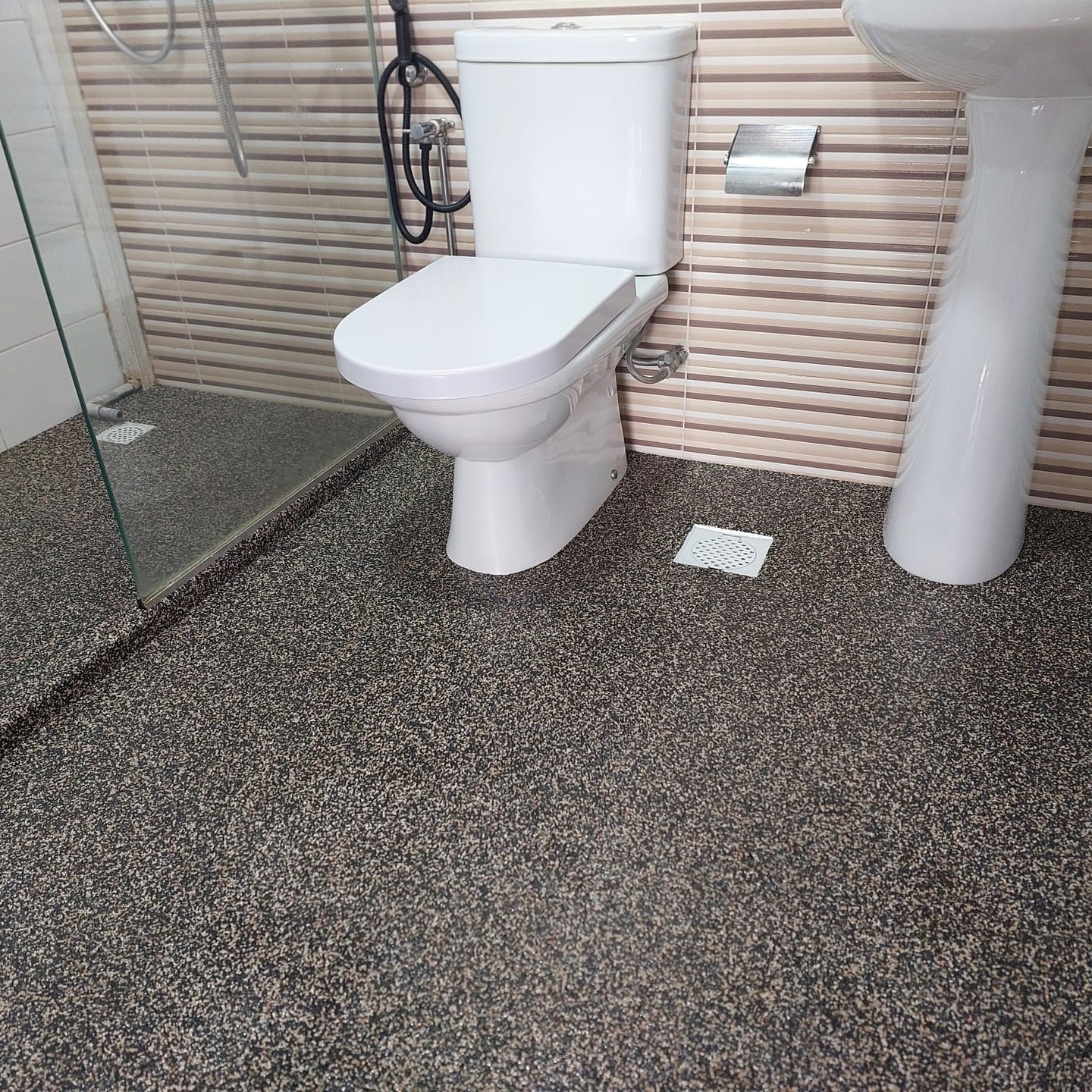 Pebble Floor Overlay - After