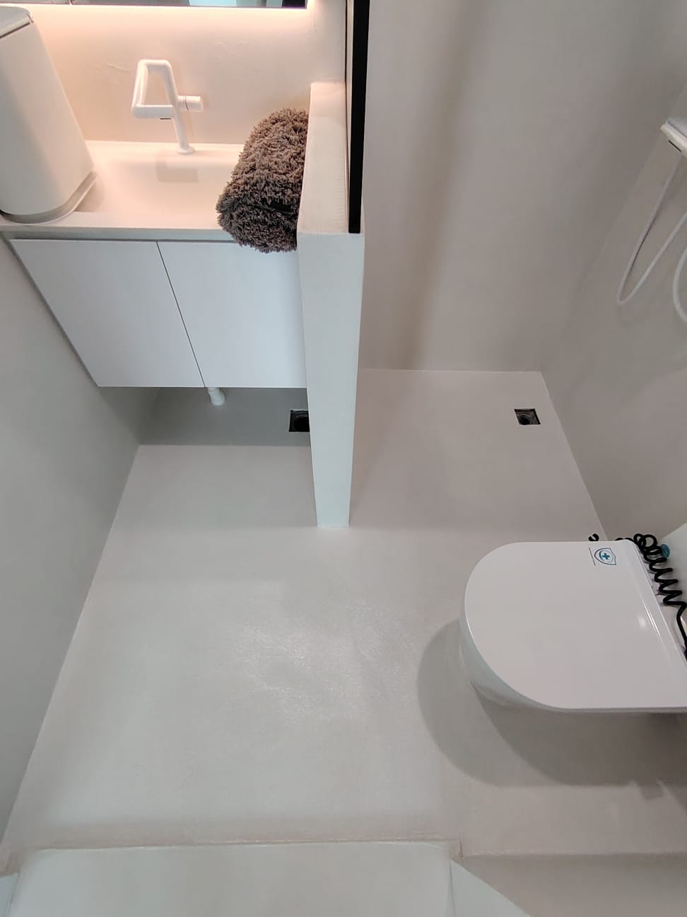 Epoxy Lastic Pro Toilet floor